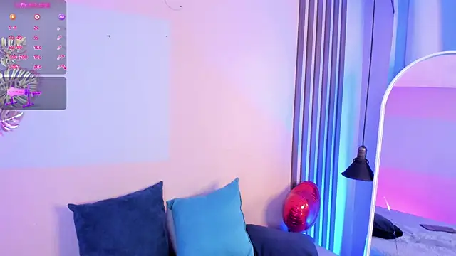 Snapshot of charloottee_1 chatting on February 27, 1:49 pm charloottee 1 online show from February 27, 1:49 pm