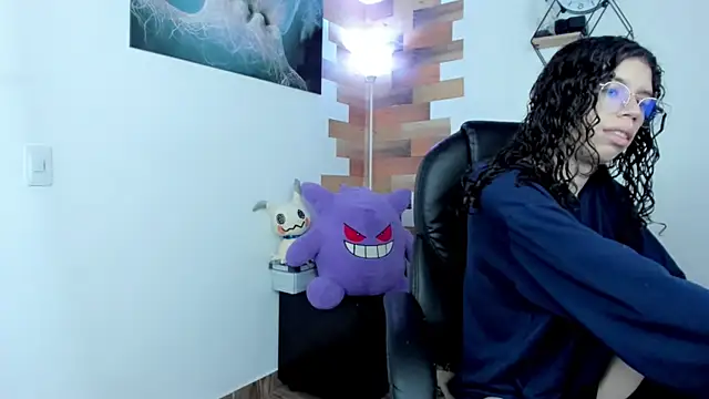 Snapshot of Angel_Dust18 chatting on January 10, 8:15 pm Angel Dust18 online show from January 10, 8:15 pm