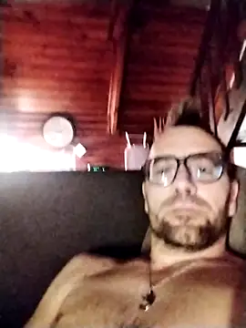 Snapshot of tomee83 chatting on October 23, 5:07 am tomee83 online show from October 23, 5:07 am