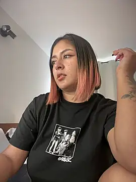 Snapshot of Rae_Lil_White chatting on February 16, 9:48 pm Rae Lil White online show from February 16, 9:48 pm