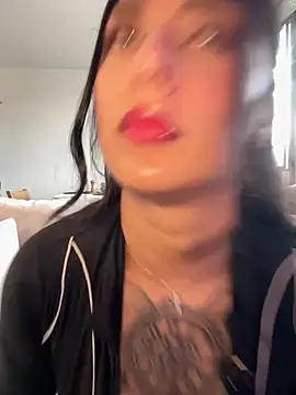 Snapshot of Rae_Lil_White chatting on March 3, 9:53 pm Rae Lil White online show from March 3, 9:53 pm