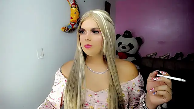 Snapshot of SweetKim21 chatting on January 21, 6:11 am SweetKim21 online show from January 21, 6:11 am