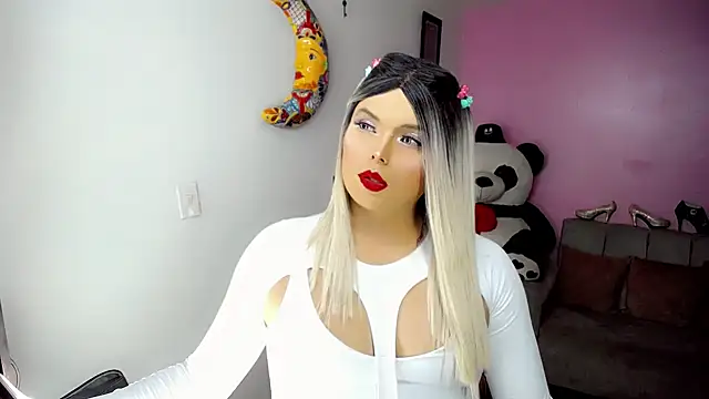 Snapshot of SweetKim21 chatting on February 23, 4:39 am SweetKim21 online show from February 23, 4:39 am