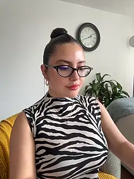 Snapshot of sukhakunis1 chatting on June 18, 6:45 pm sukhakunis1 online show from June 18, 6:45 pm