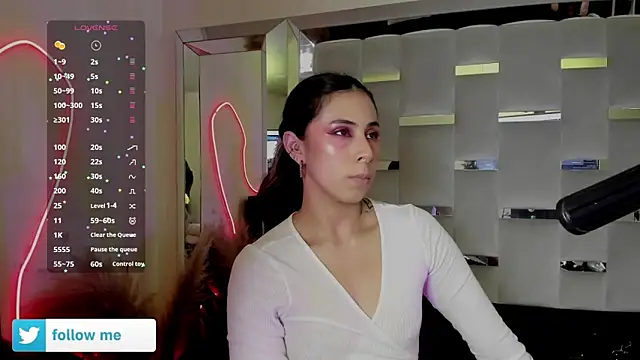 Sara Foxx1 online show from May 29, 7:12 pm