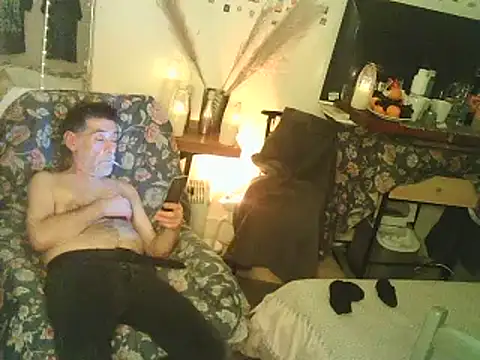 Snapshot of DaddyQuimHot chatting on December 19, 3:29 am DaddyQuimHot online show from December 19, 3:29 am