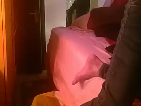 Snapshot of DaddyQuimHot chatting on September 26, 1:53 am DaddyQuimHot online show from September 26, 1:53 am