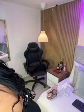 Dakota diaz  online show from May 14, 7:31 pm
