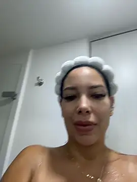 Dakota diaz  online show from May 25, 12:33 pm