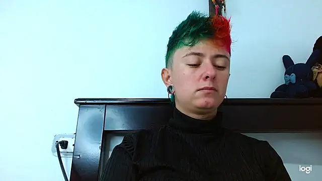 tomboyblue online show from February 16, 8:33 pm