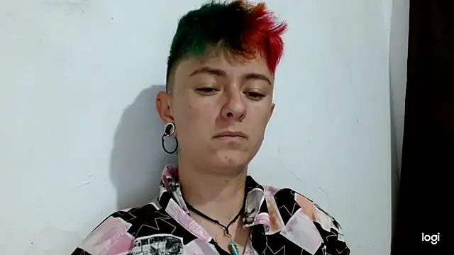 tomboyblue online show from February 26, 4:25 am