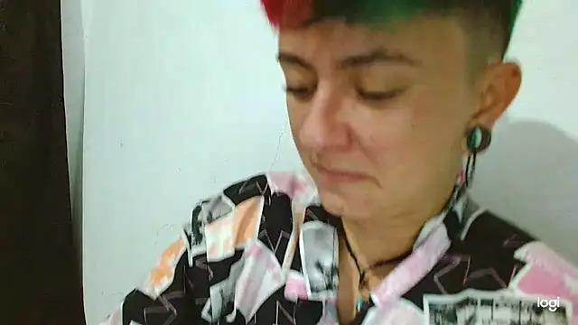 tomboyblue online show from February 26, 7:31 am