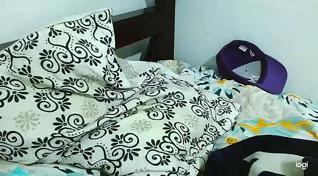 tomboyblue online show from March 13, 12:48 am