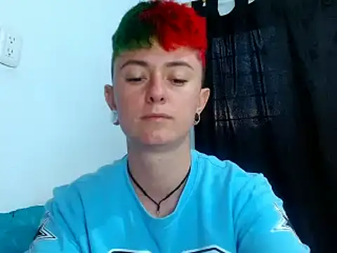 tomboyblue online show from March 18, 11:09 pm