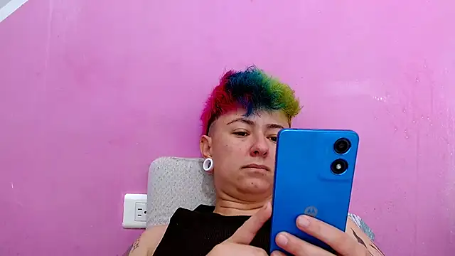 tomboyblue online show from October 3, 1:41 pm