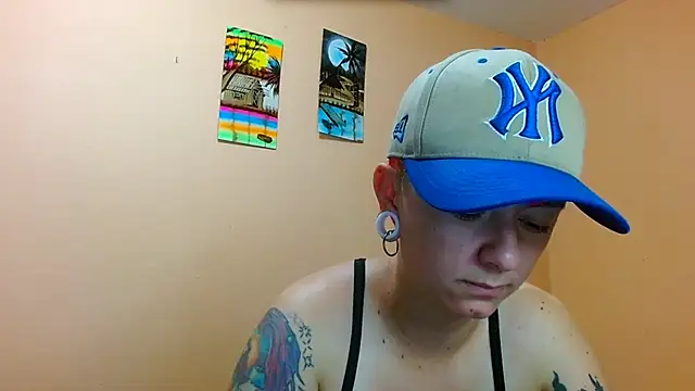 Snapshot of tomboyblue chatting on July 14, 9:58 am tomboyblue online show from July 14, 9:58 am