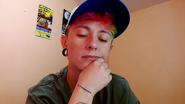 Snapshot of tomboyblue chatting on July 17, 9:08 pm tomboyblue online show from July 17, 9:08 pm