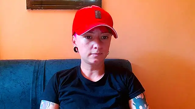 Snapshot of tomboyblue chatting on July 21, 3:36 pm tomboyblue online show from July 21, 3:36 pm