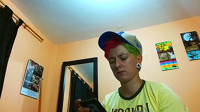 Snapshot of tomboyblue chatting on July 24, 8:01 am tomboyblue online show from July 24, 8:01 am
