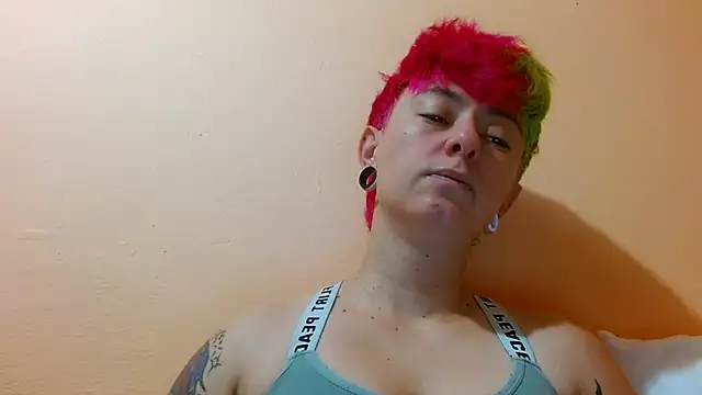 Snapshot of tomboyblue chatting on July 28, 2:05 pm tomboyblue online show from July 28, 2:05 pm