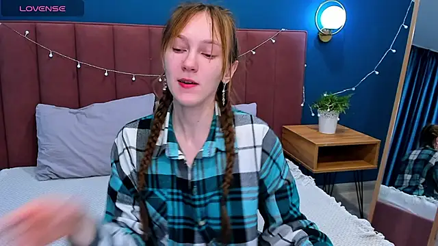 VanillaKelly online show from February 3, 11:36 pm