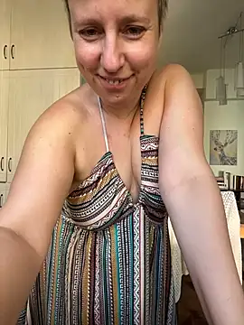Snapshot of MariaValentine chatting on July 12, 5:31 am MariaValentine online show from July 12, 5:31 am