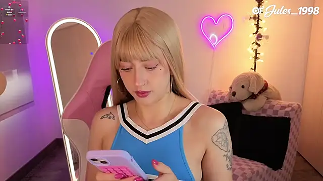 Snapshot of violet_ch chatting on February 23, 7:33 pm violet ch online show from February 23, 7:33 pm