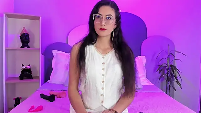 Snapshot of SophieGomez22 chatting on February 12, 11:49 am SophieGomez22 online show from February 12, 11:49 am