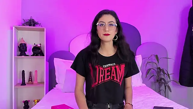 SophieGomez22 online show from March 18, 11:35 am