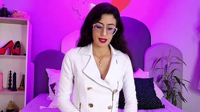 SophieGomez22 online show from April 19, 11:20 am