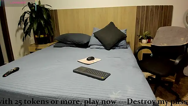 rebeca cortez  online show from February 9, 9:19 pm