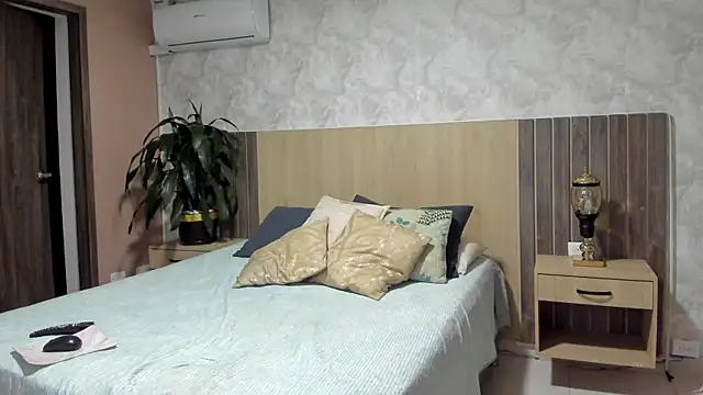 rebeca cortez  online show from April 10, 7:40 pm