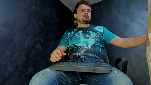 Snapshot of Master_Mark_Wayne chatting on February 5, 8:02 pm Master Mark Wayne online show from February 5, 8:02 pm