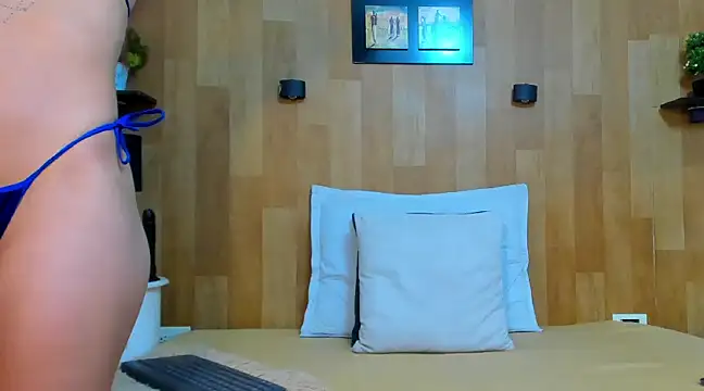 Snapshot of marianaa90 chatting on December 29, 1:49 pm marianaa90 online show from December 29, 1:49 pm