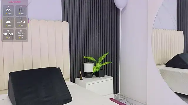 Madiee Rhea online show from March 23, 7:40 pm