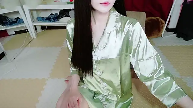  mi tsu ki  online show from May 3, 9:21 pm