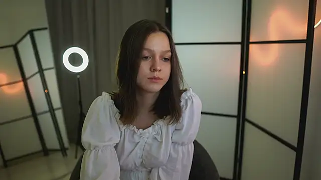 Addelin Moon online show from March 15, 4:10 pm