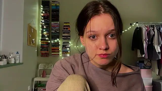 Addelin Moon online show from March 1, 9:17 pm