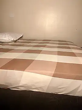 KikiLovesD online show from March 31, 3:12 pm