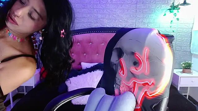 REDHOTTER  online show from March 5, 7:43 pm