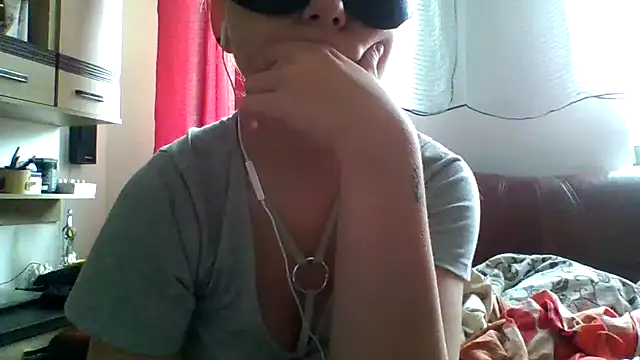 Snapshot of _xPani_x2 chatting on June 11, 1:31 pm xPani x2 online show from June 11, 1:31 pm
