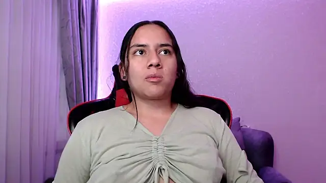 Snapshot of Lexyevans chatting on December 19, 10:32 pm Lexyevans online show from December 19, 10:32 pm