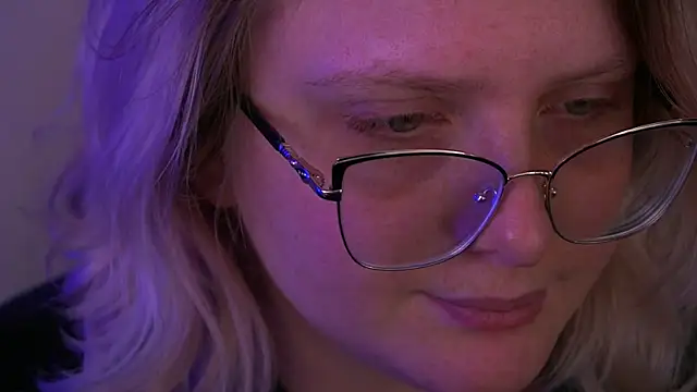 Snapshot of CoolTatis chatting on February 16, 7:15 am CoolTatis online show from February 16, 7:15 am