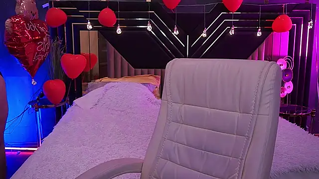 Snapshot of CoolTatis chatting on February 25, 9:08 am CoolTatis online show from February 25, 9:08 am