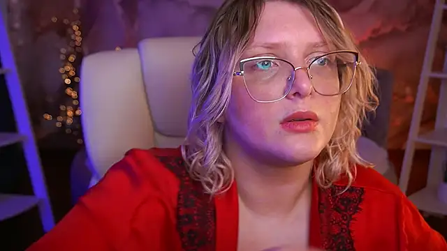 Snapshot of CoolTatis chatting on March 3, 6:52 am CoolTatis online show from March 3, 6:52 am