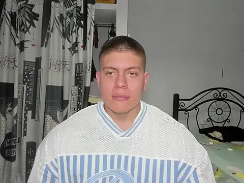 Snapshot of regan_jhonso chatting on December 2, 5:02 am regan jhonso online show from December 2, 5:02 am