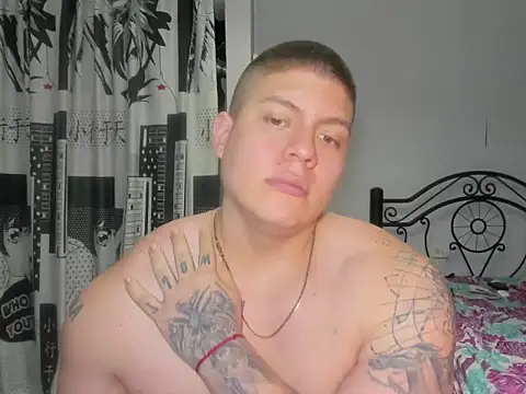Snapshot of regan_jhonso chatting on January 6, 10:19 am regan jhonso online show from January 6, 10:19 am