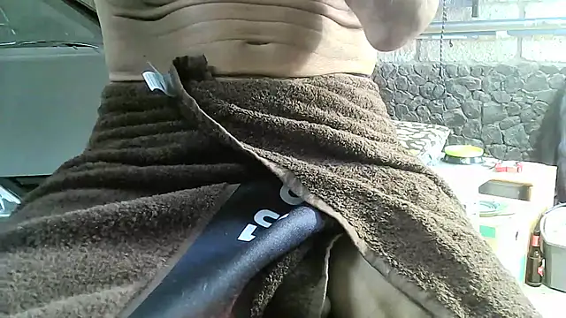 ewuich1 online show from April 2, 4:04 pm