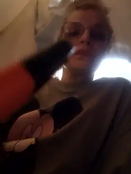 Snapshot of BritneyHudson chatting on January 18, 4:22 pm BritneyHudson online show from January 18, 4:22 pm