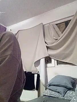 Snapshot of BritneyHudson chatting on February 2, 12:42 am BritneyHudson online show from February 2, 12:42 am